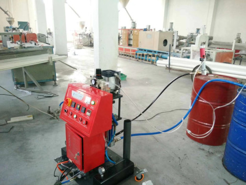 聚氨酯現(xiàn)場發(fā)泡詳細(xì)工藝 聚氨酯現(xiàn)場發(fā)泡詳細(xì)工藝