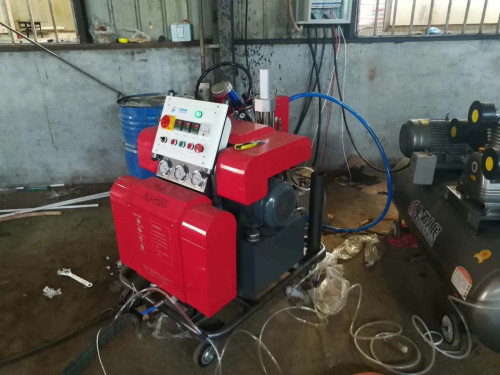 罐體內壁聚脲防腐噴涂