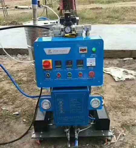 Q2600冷庫聚氨酯發(fā)泡機(jī) Q2600冷庫聚氨酯發(fā)泡機(jī)