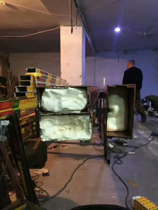 防盜門填充聚氨酯發泡案例