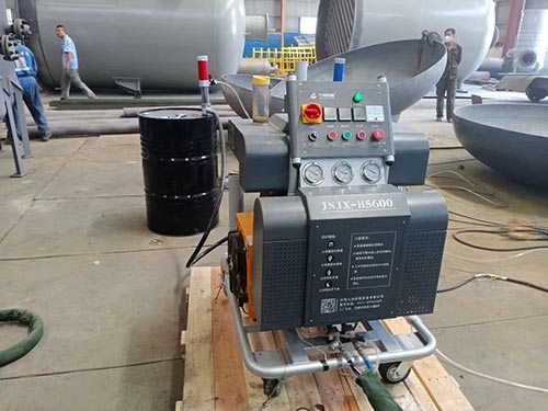 H5600聚脲噴涂鋼管防腐施工設備