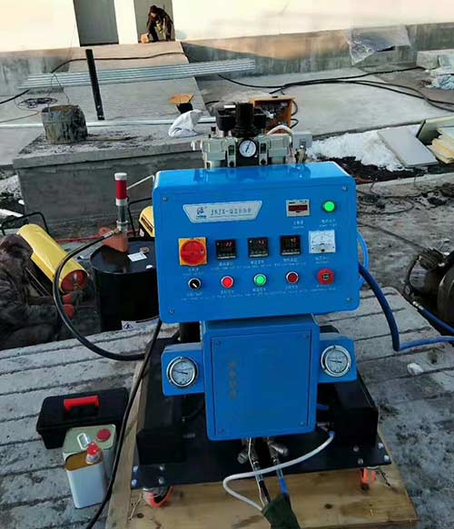 Q2600養(yǎng)殖場(chǎng)保溫專(zhuān)用聚氨酯噴涂機(jī)