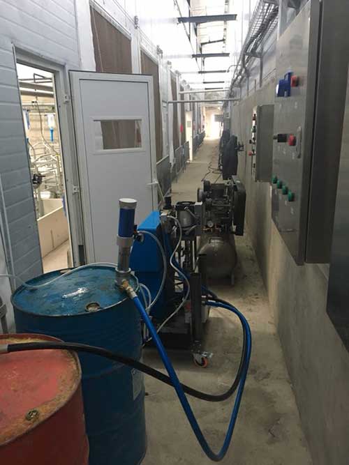 養(yǎng)殖場(chǎng)聚氨酯噴涂