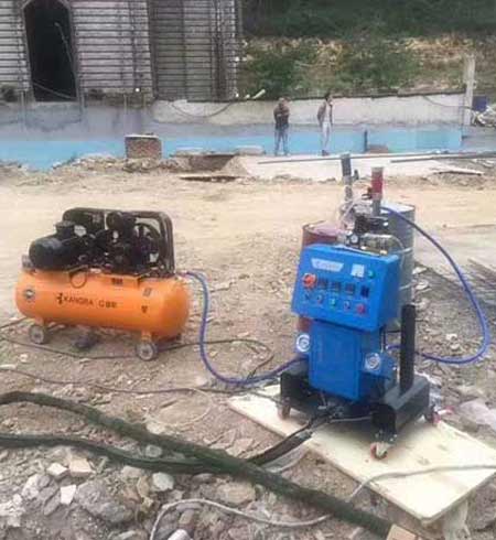 Q2600聚氨酯外墻保溫噴涂機