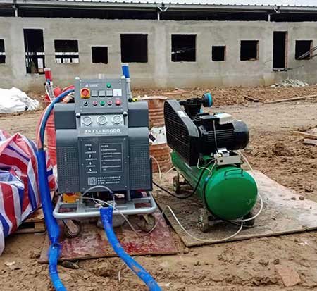 H5600養殖場頂棚保溫聚氨酯發泡機