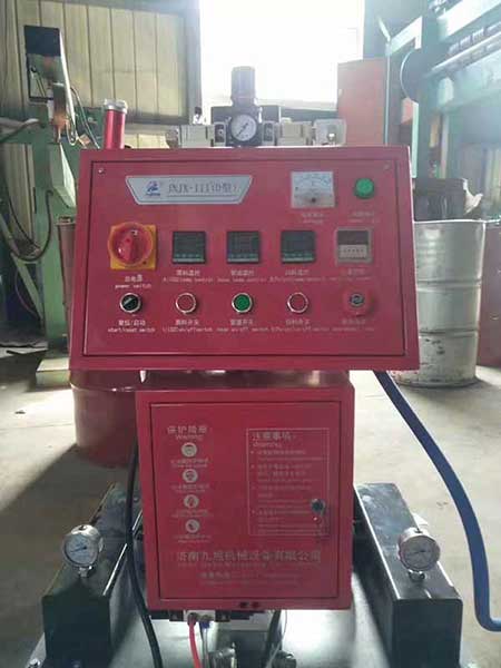 H型熱水器聚氨酯發泡機