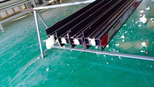 自動定量發泡機鋁型材填充案例 自動定量發泡機鋁型材填充案例