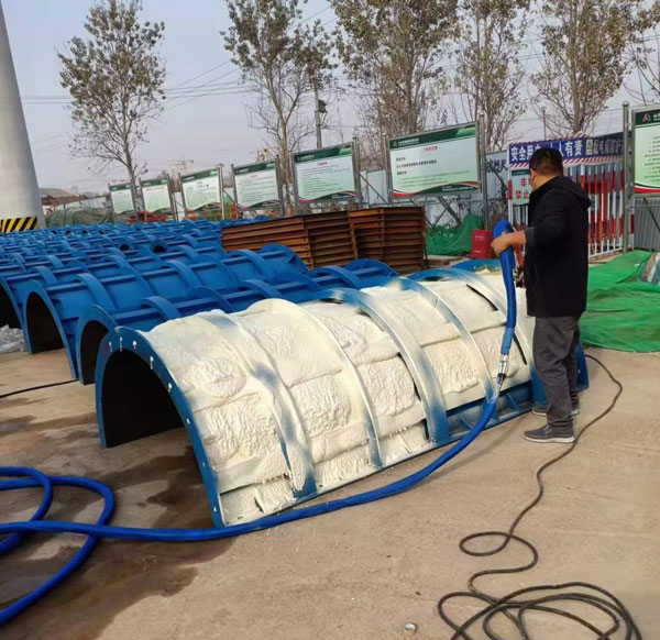 聚氨酯發泡機高架建筑模板保溫