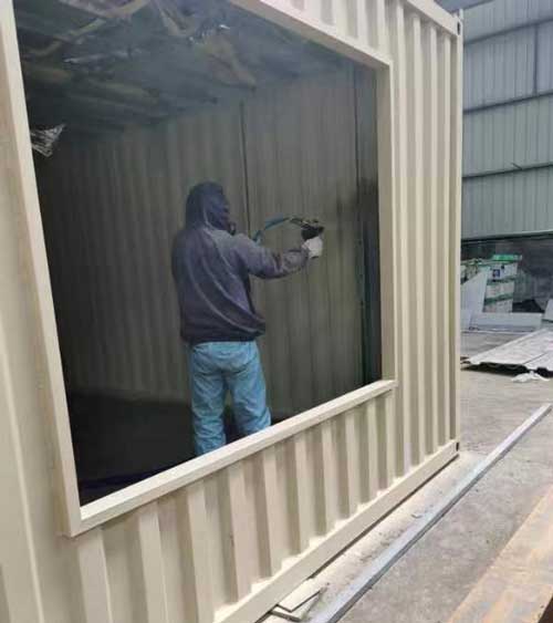 集裝箱活動房無縫聚氨酯噴涂保溫案例